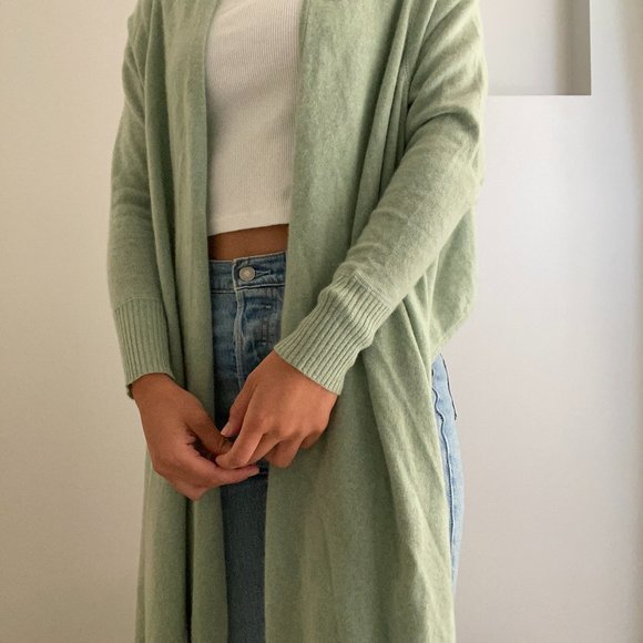 ONE GIRL WHO GREEN CASHMERE SWEATER - Picture 3 of 5